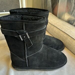 Bearpaw Women’s Val suede buckle boots